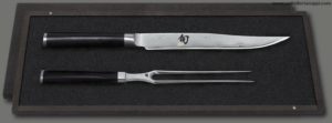 KAI - Shun Set da Arrosto Coltello e Forchettone DM-0703 + DM-0709